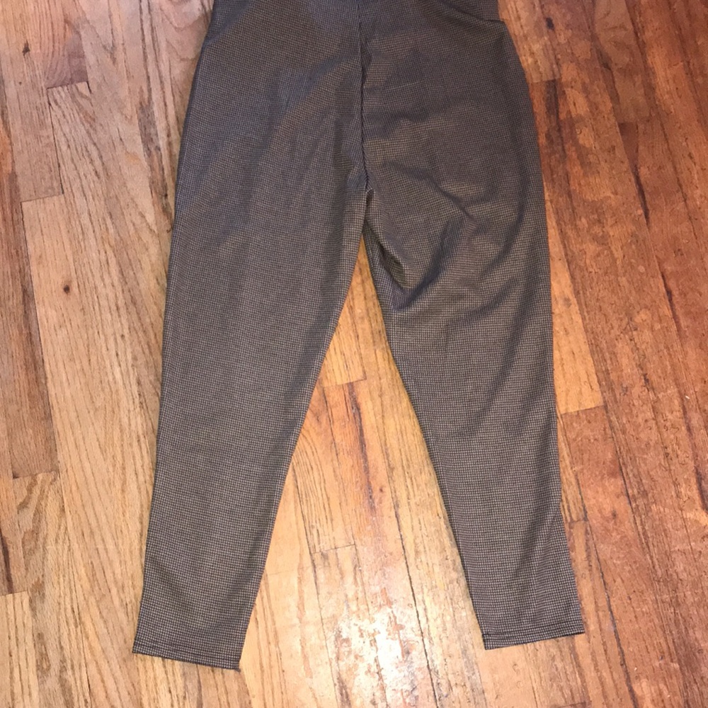Maze Collection Pleated front Leggings - Picture 4 of 5
